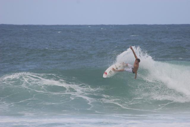 2007 Hawaii Vacation  0797 North Shore Surfing